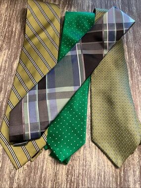 Set of 4 Assorted Green Patterned Men's Neck Tie - Classic Styles. 100% silk.